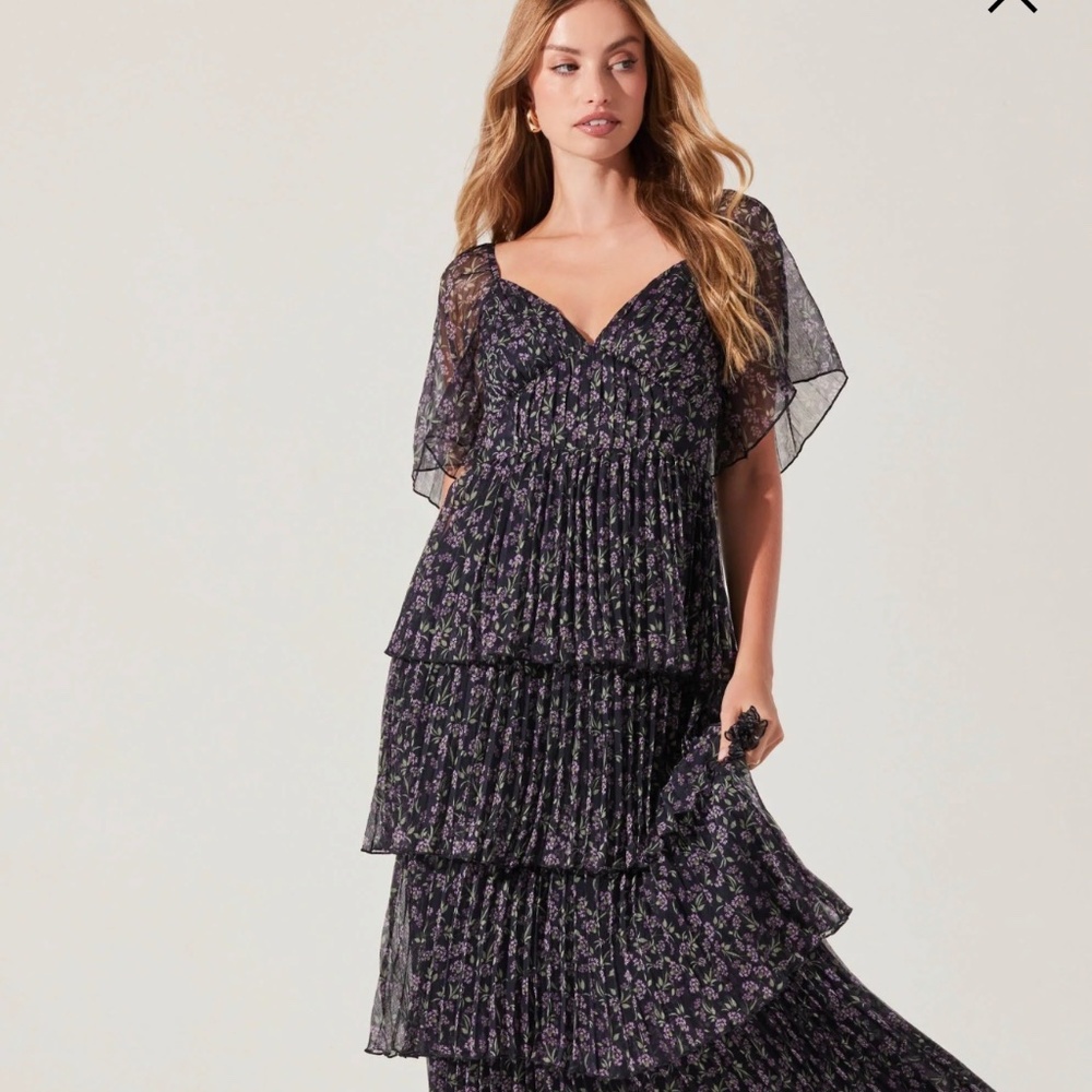 Gracelynn Pleated Tiered Maxi Dres